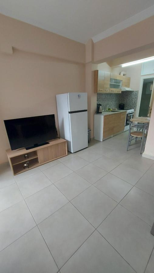 Dream In 2020 Renovated, Sunny Apartment